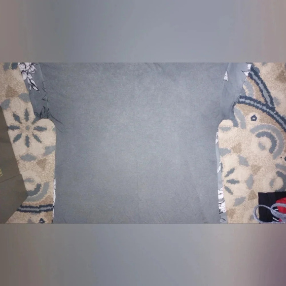 Maurices Size L Woman's T shirt Blouse - Picture 4 of 5